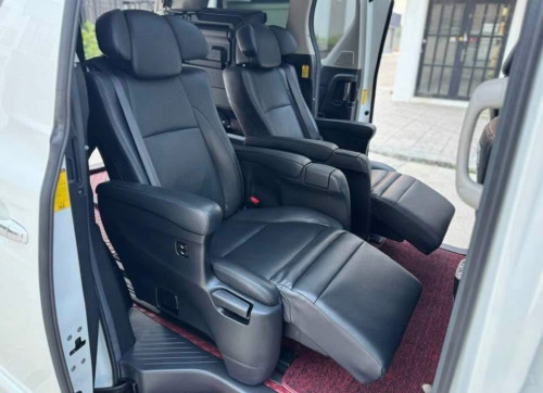 Alphard 012 Rental for monthly includes driver