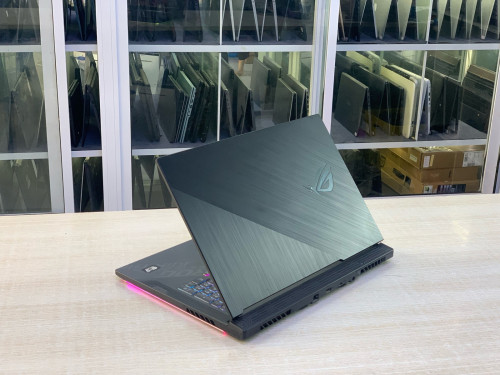 Asus ROG Strix G17 G712LV 17.3”FHD 240Hz