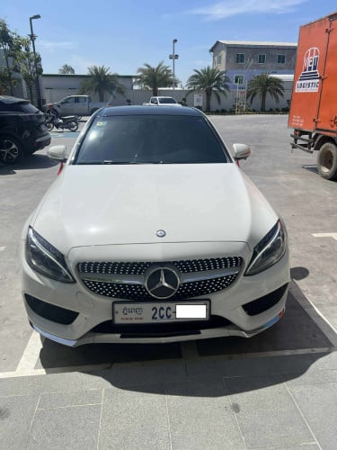 C300 ឆ្នាំ2015 ទឹកថ្នាំហ្សុីន AMG Line Package