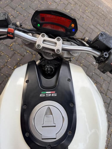 Ducati Monster 696