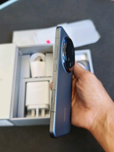 Honor Magic 8 Pro Global SIM 2 Ram 12GB Storage 512GBស្អាត 99% Full box Original 1Set