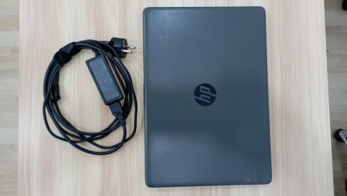 HP 240 GT Notebook PC working but in pure condition