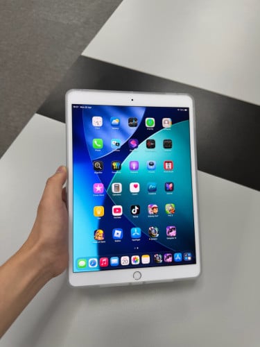 Ipad Air 3 នៅស្អាត98% អត់លក់បន្ទាន់ទេ