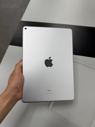 Ipad Air 3 នៅស្អាត98% អត់លក់បន្ទាន់ទេ