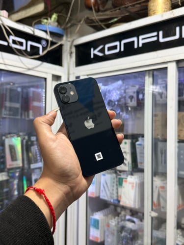iPhone 12 ពណ៌ខ្មៅ🍏 64GB  LLA Battery 90% 🔋 តួស្អាត 99% សំណុំហ្សីន
