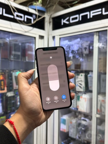 iPhone 12 ពណ៌ខ្មៅ🍏 64GB  LLA Battery 90% 🔋 តួស្អាត 99% សំណុំហ្សីន