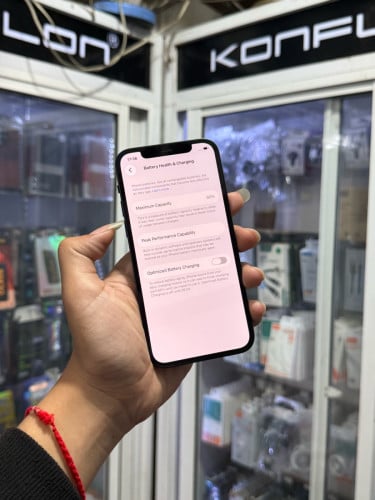 iPhone 12 ពណ៌ខ្មៅ🍏 64GB  LLA Battery 90% 🔋 តួស្អាត 99% សំណុំហ្សីន