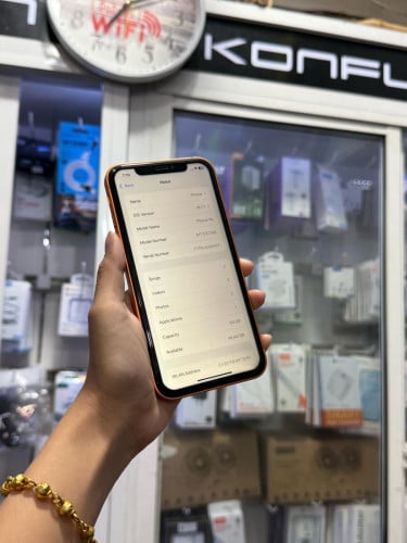 iPhone XR ដំឡើង 17pro ពណ៌ទឹកក្រូច 🍏 64GB Battery 79% 🔋 តួស្អាត 99% សំណុំហ្សីន អត់ជាប់អី (ធានា1ខែ)
