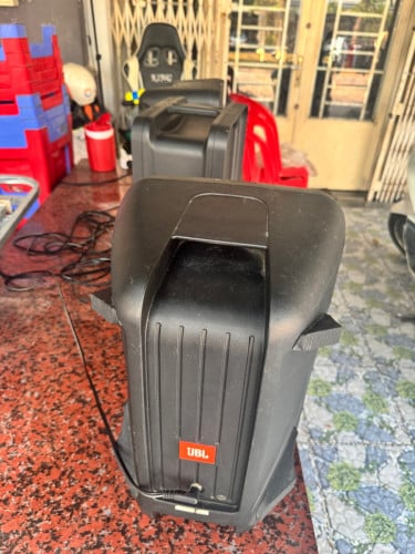 Jbl eon 208p