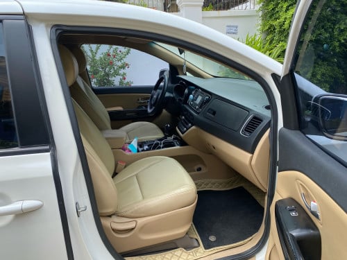 KIA Carnival 2015 h full ម៉ាស៊ូត