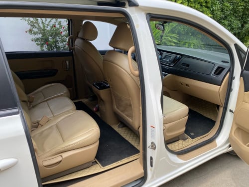 KIA Carnival 2015 h full ម៉ាស៊ូត