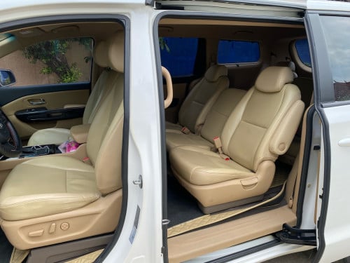KIA Carnival 2015 h full ម៉ាស៊ូត