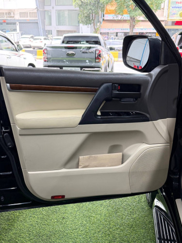 Land Cruiser GX.R សាំង 2018 ទឹកថ្នាំស៊ីនទាំងកាង