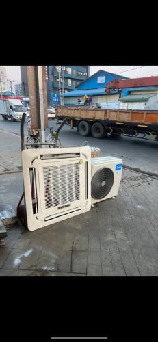 Media Gas R32 (2.5) ឆ្នាំ 2018 ស្អាត ត្រូវកាលុកវិញ