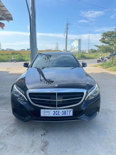 Mercedes Benz C300 2015 top option