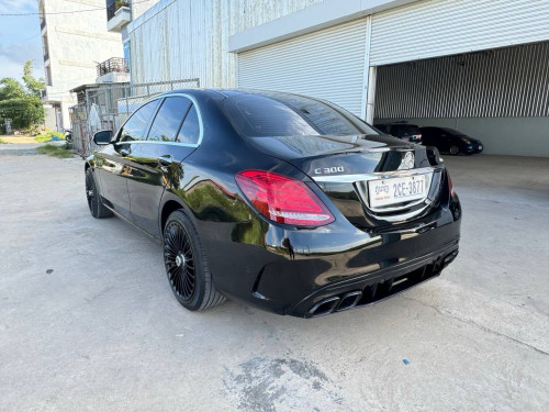 Mercedes Benz C300 2015 top option