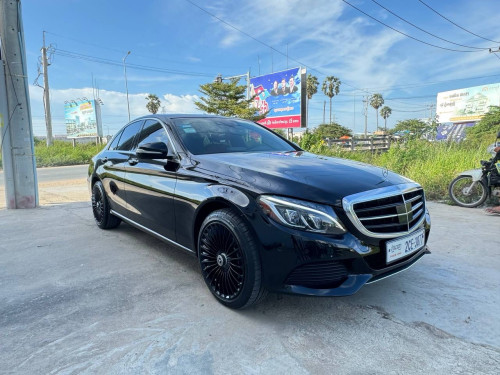 Mercedes Benz C300 2015 top option
