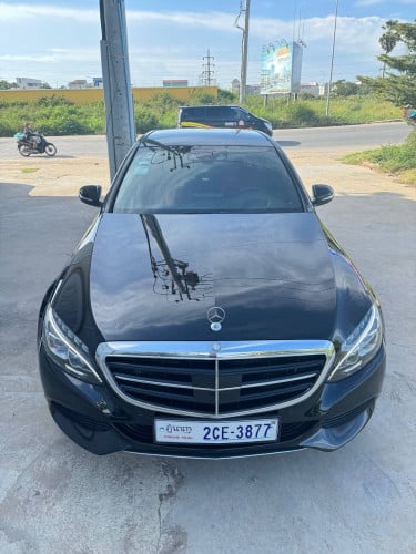 Mercedes Benz C300 2015 top option