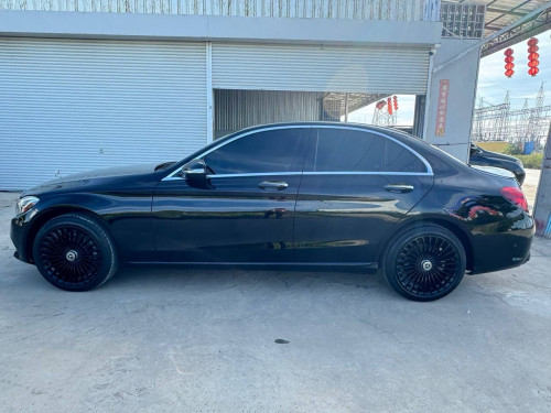 Mercedes Benz C300 2015 top option