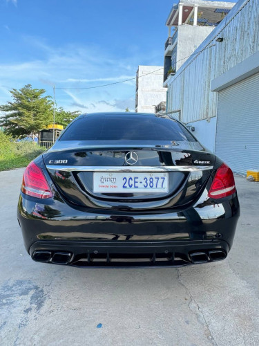 Mercedes Benz C300 2015 top option