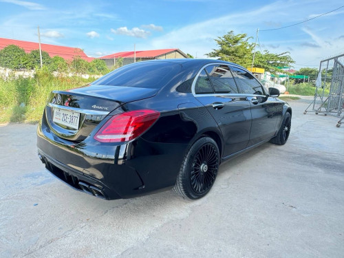 Mercedes Benz C300 2015 top option