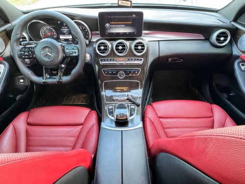 Mercedes Benz C300 2015 top option