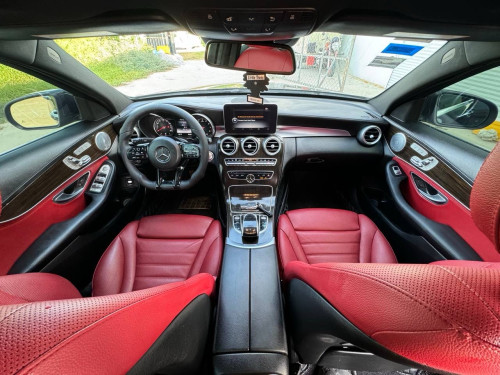 Mercedes Benz C300 2015 top option