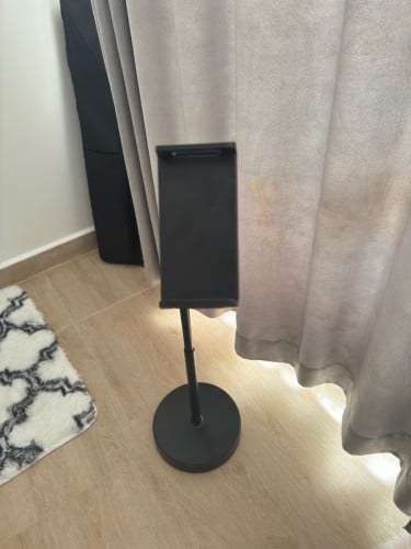 Moving IPad stand