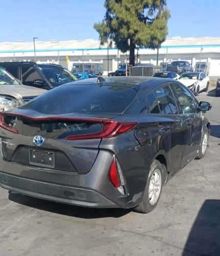 Prius prim2019 តម្លៃសាង21###រាបចំមួយស្អាត25200$