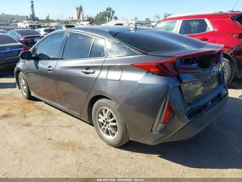 Prius prime016តម្លៃសាង21###តម្លៃរាបចំមួយស្អាត25200