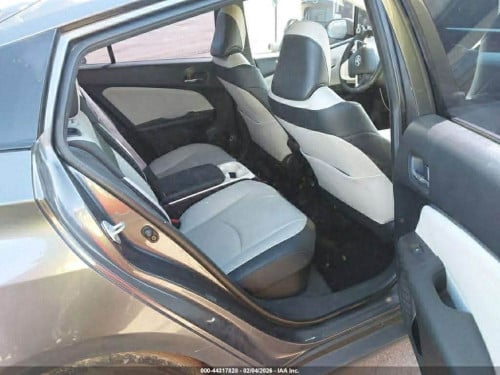 Prius prime016តម្លៃសាង21###តម្លៃរាបចំមួយស្អាត25200