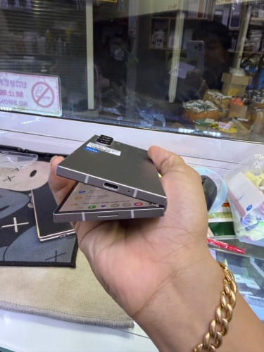 Samesung Fold6 512G ក្រុមហ៊ុន sim2