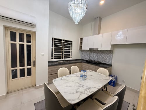 Shop House Rent 750$