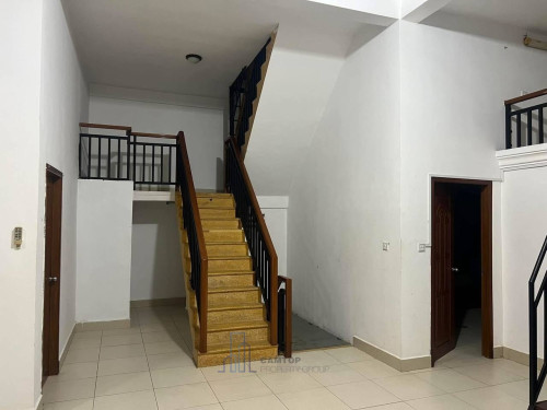 Spacious 2-Bedroom Apartment in Toul Tom Poung Area (Russian Market)