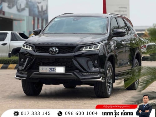 TOYOTA FORTUNER MODELLISTA 2025