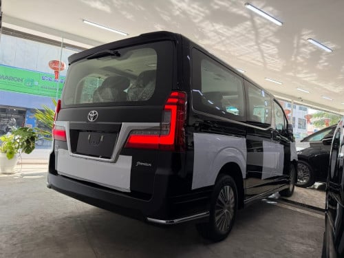 TOYOTA GRANVIA 2026
