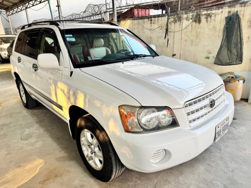 Toyota Highlander 2001 បួនម៉ាសុីន  គ្រឿងក្នុងពណ៌លឿង កៅអីចុច auto ពូកស្បែក​