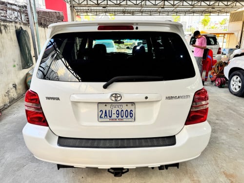 Toyota Highlander 2001 បួនម៉ាសុីន  គ្រឿងក្នុងពណ៌លឿង កៅអីចុច auto ពូកស្បែក​