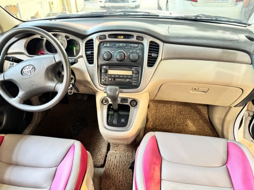 Toyota Highlander 2001 បួនម៉ាសុីន  គ្រឿងក្នុងពណ៌លឿង កៅអីចុច auto ពូកស្បែក​