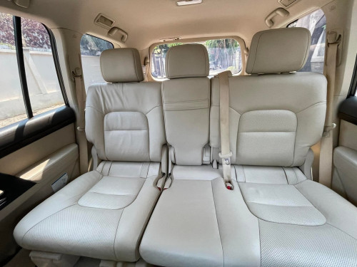Toyota Land Cruiser 2019 សាំងV6