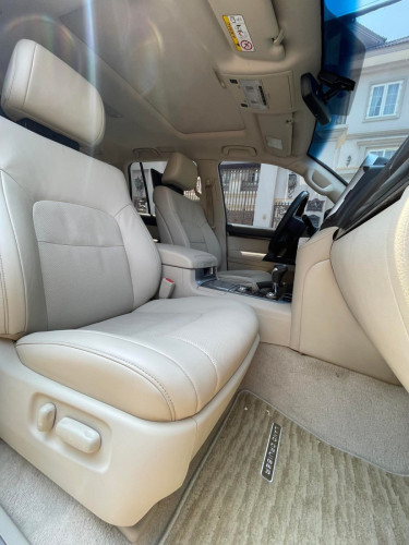 Toyota Land Cruiser 2019 សាំងV6