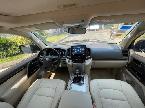 Toyota Land Cruiser 2019 សាំងV6