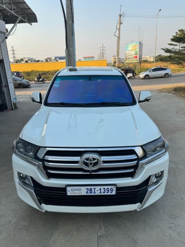 Toyota Landcriuser V6 2009 up 2021 full option
