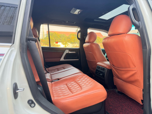 Toyota Landcriuser V6 2009 up 2021 full option