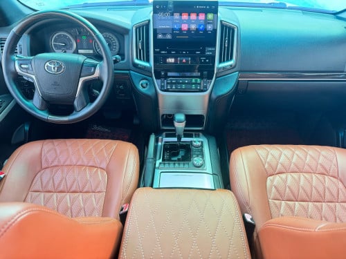 Toyota Landcriuser V6 2009 up 2021 full option