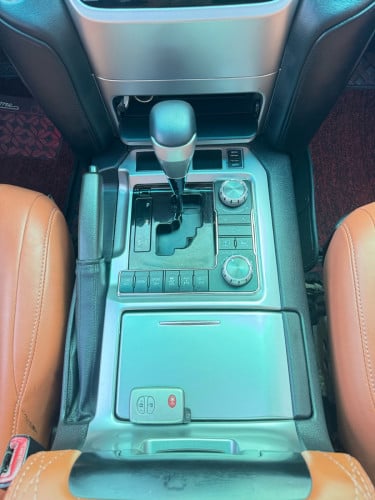 Toyota Landcriuser V6 2009 up 2021 full option