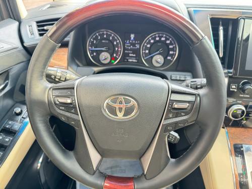 Toyota Vellfire 2015 V6 up Alphard 2021 full option
