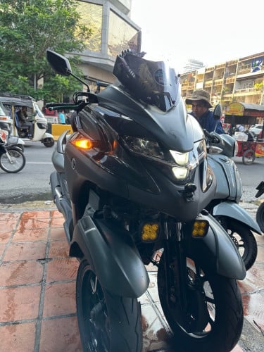 TRICITY300