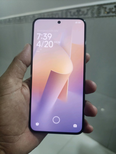 Xiaomi 13 12g/256g_CH(វៃដូរបាន)👉$195