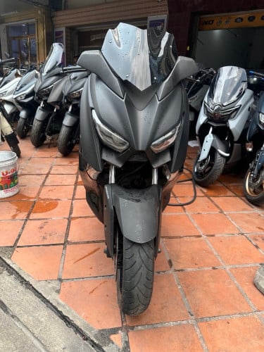 XMAX250